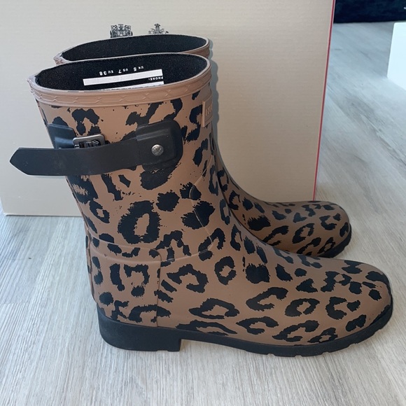 🎉HP🎉Hunter short cheetah print boot - Picture 2 of 6